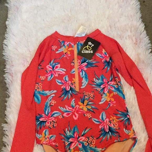 Swimsuit - Picture 2 of 3